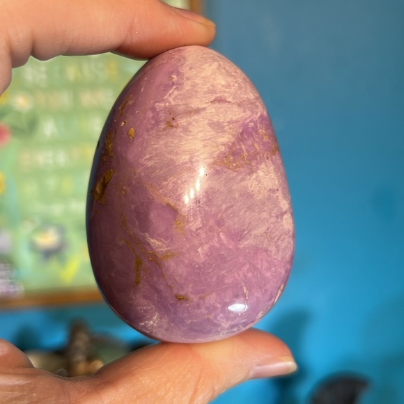 Phosphosiderite free form wanna be egg - Picture 6 of 7